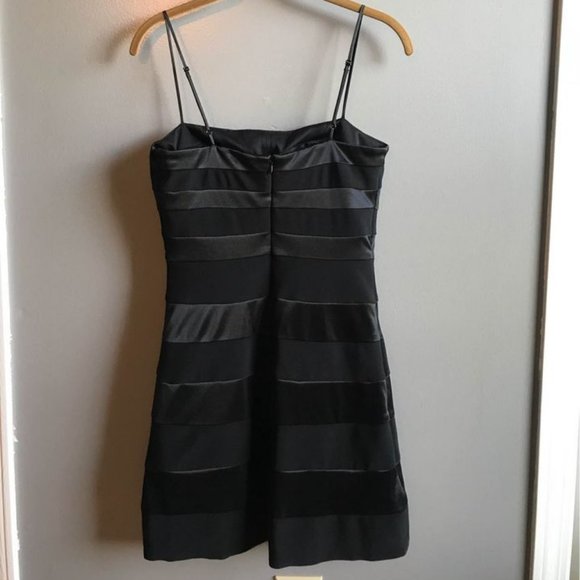Black Dress OC by Oleg Cassini - Picture 2 of 3